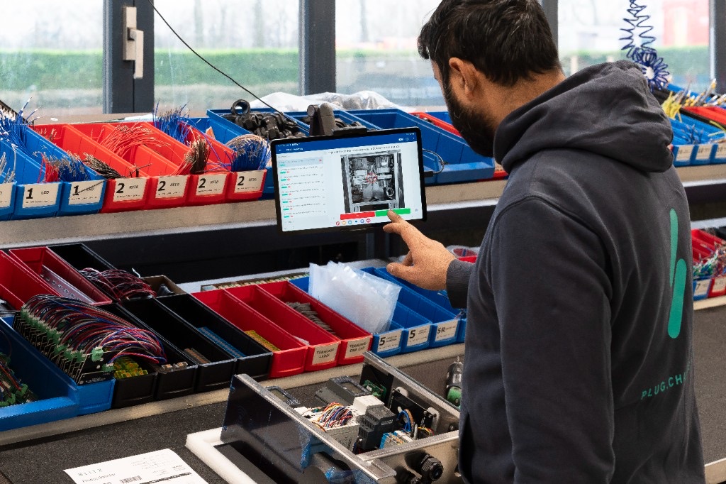 Software de instrucciones de trabajo digitales para la fabricación
